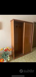 Armadio/appendiabiti con anta scorrevole