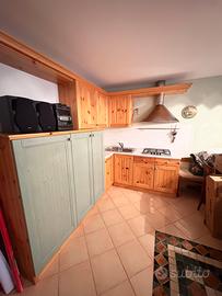 CUCINA IN LEGNO NUOVA
