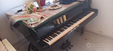 Pianoforte a coda Yamaha