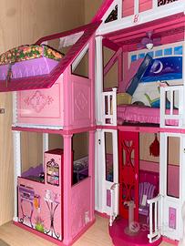 Casa di Barbie 2 piani con ascensore