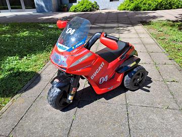 Moto ducati peg perego