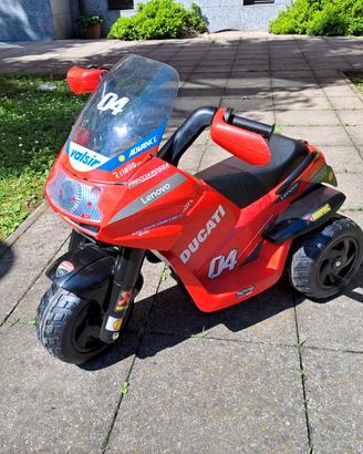 Moto ducati peg perego