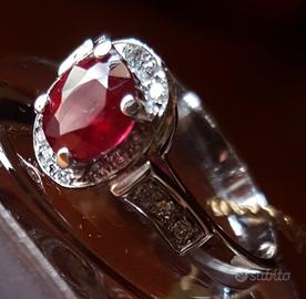 anello in oro con rubino e diamanti 