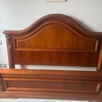 Letto matrimoniale in noce