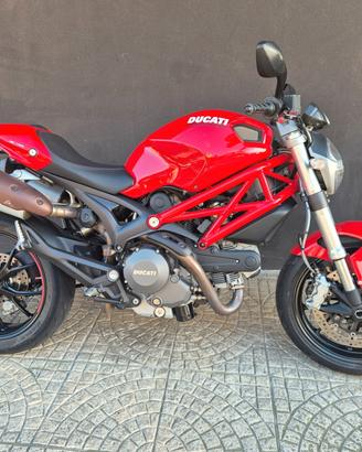 Ducati Monster 796