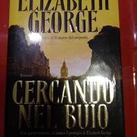Cercand nel buio di Elisabeth George