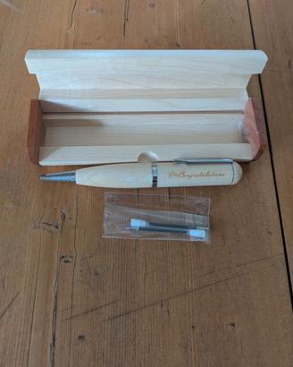 Penna legno artigianale con USB