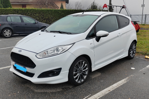 Ford Fiesta ST-line neopatentati