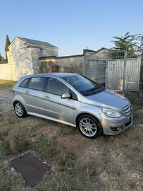 Mercedes -benz b170 automatica gomme 4 stagioni