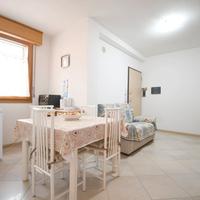 Trivano al piano terra con posto auto