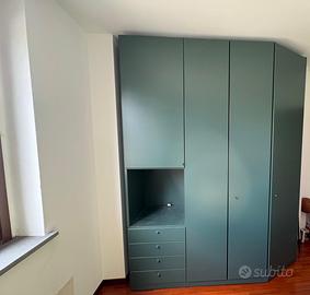 Armadio tipo cabina in legno vero con chiavi