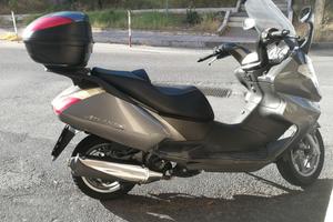 Scooter: Aprilia Atlantic 250 - Aprilia.