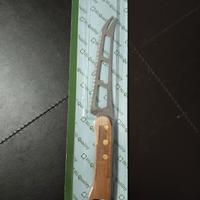 Coltello formaggio.