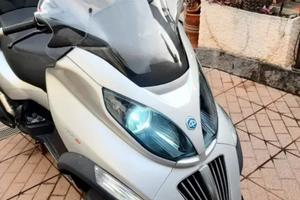 piaggio mp3 400