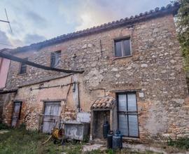 CASA SEMINDIPENDENTE A TORRI IN SABINA