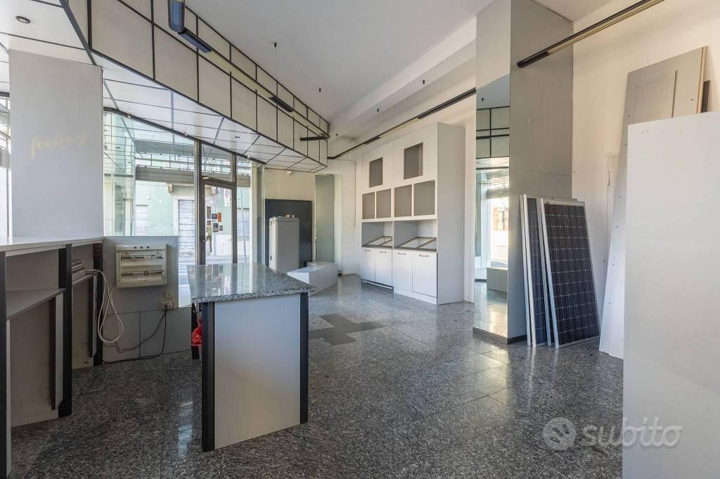 Immobile di 165 m² con 4 locali a Macherio - Altro