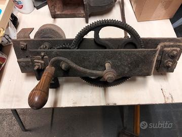 antica mola manuale 