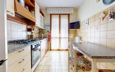 Quadrilocale con doppi servizi con annesso garage.