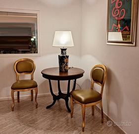 Tavolino diam 90 cm e 2 sedie in legno