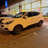 Hyundai ix35 anno 2014 motore nuovo in garanzia