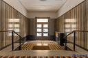 piano-alto-appartamento-con-balcone-angolare