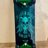 Skateboard pro verde e nero Marca Maui & Sons