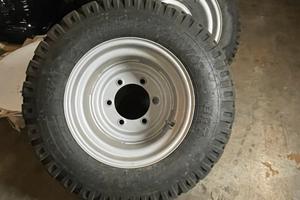 Gomme 15.0/55R17 BKT