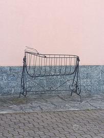 culla antica in ferro battuto 