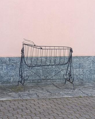 culla antica in ferro battuto 