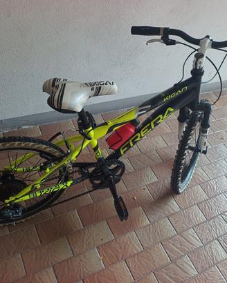Bicicletta marca Frera cerchi 24