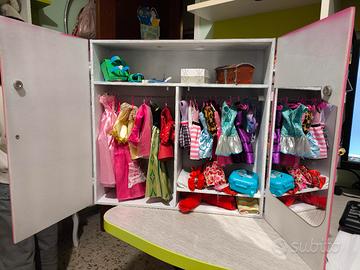 Armadio di Barbie in scala
