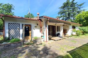 VILLA SINGOLA A RIGNANO FLAMINIO