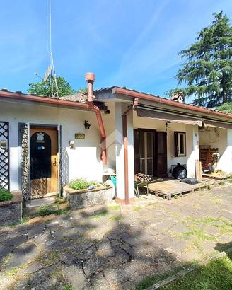 VILLA SINGOLA A RIGNANO FLAMINIO