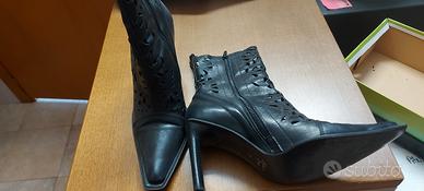 stivaletti Bata n.39