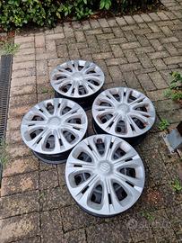   cerchi con copricerchi originali Suzuki Vitara
