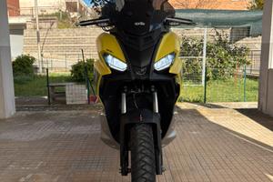 APRILIA SR GT 200