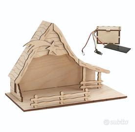 Capanna natività con luce caricata pannello solare