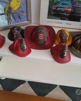 Cappellini Piccoli Da Pompiere In Ferro