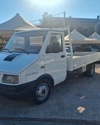 Iveco Daily 35.8 2.5 Diesel USO CARROATTREZZI