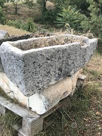 Vasche antiche in pietra