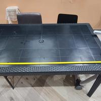Tavolo in plastica per 6 persone