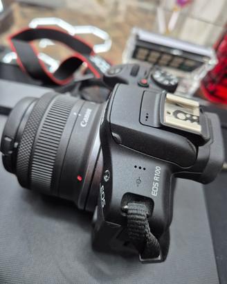CANON EOS r100