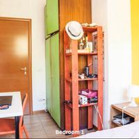 Stanza singola per giovane lavoratrice referenz