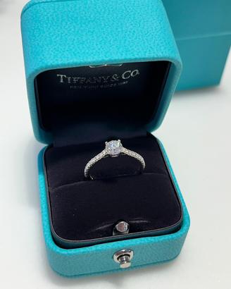 Anello Tiffany Novo 0,52 Ct Solitario brillante