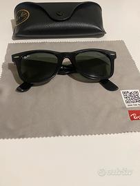 Ray-Ban RB4340 Wayfarer
