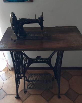 Macchina da cucire vintage