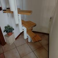 Scala a chiocciola componibili e regolabile