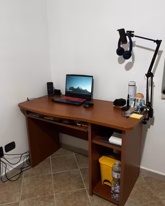 scrivania / tavolo pc