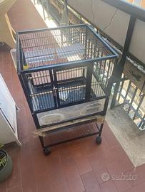 Gabbia con rotelle