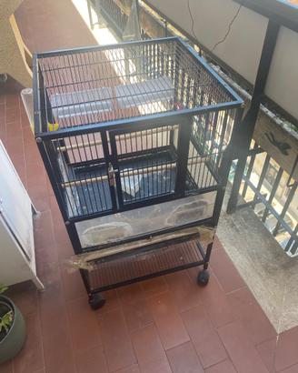 Gabbia con rotelle